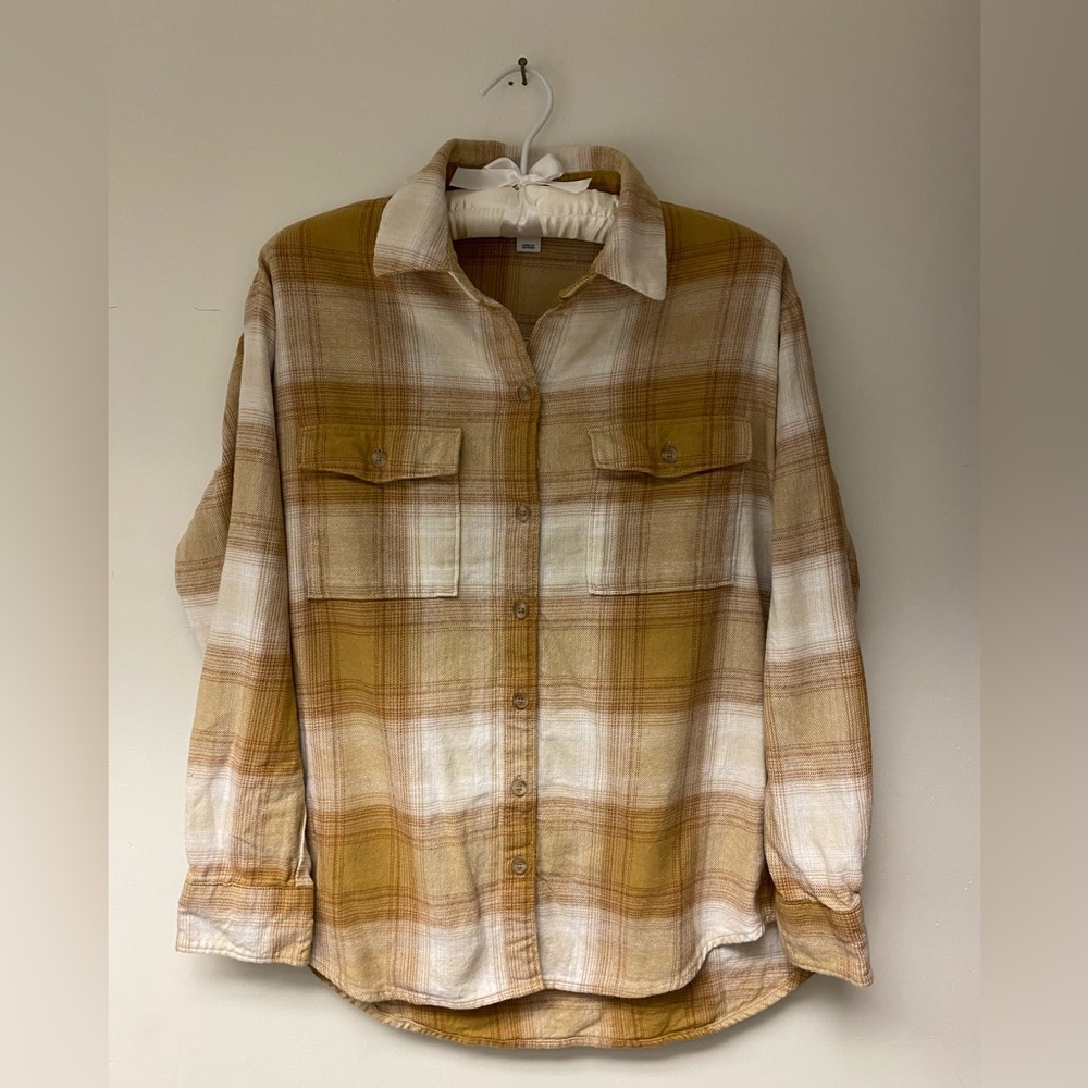 Old Navy “The Boyfriend Shirt” Gold and White Plaid Button-Up Flannel Shirt